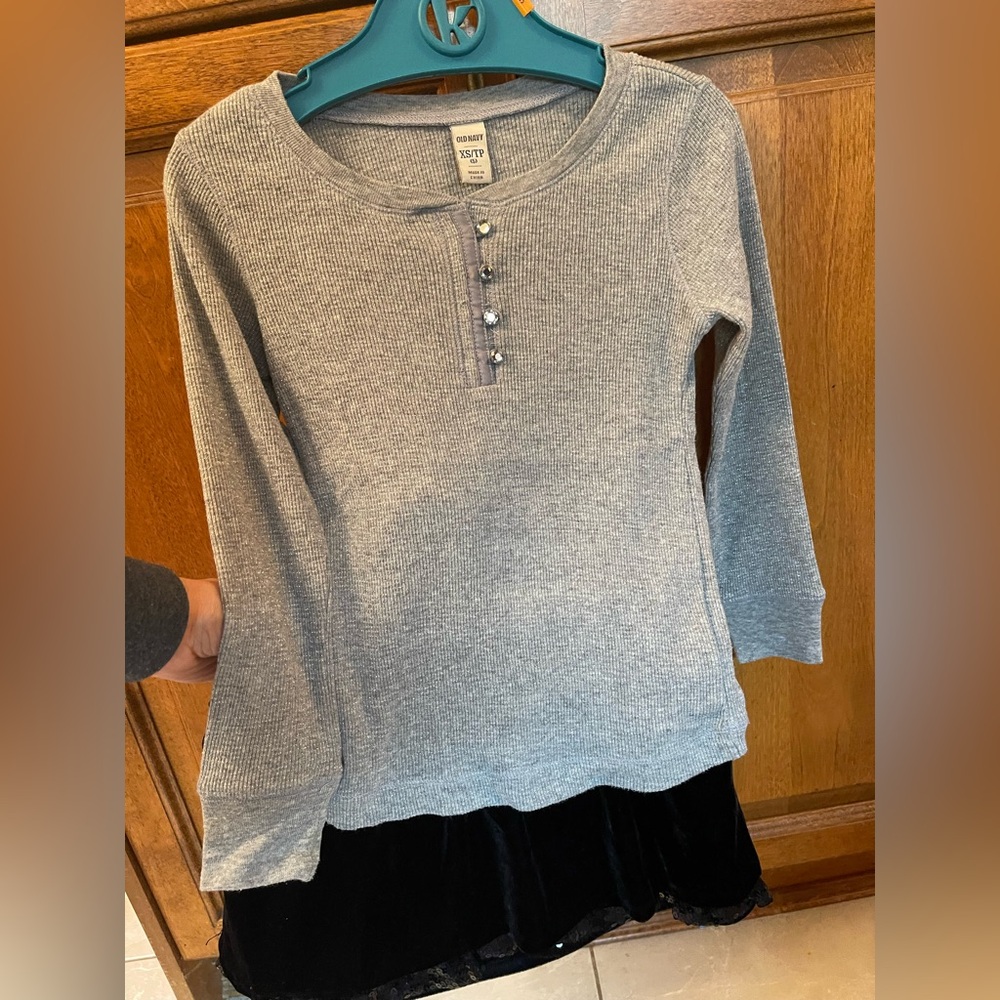 Kids Apparel sweater (Old Navy) and black velvet skirt set (George) size 5